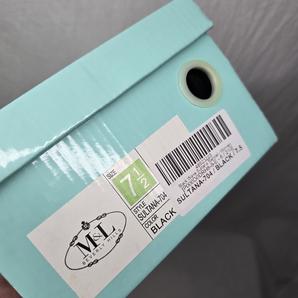 M&L black and gold heels- New in box- Size 7.5 womens - Picture 7 of 7